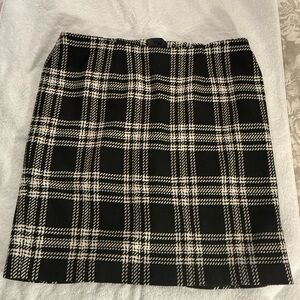 Classic Black and White Plaid skirt